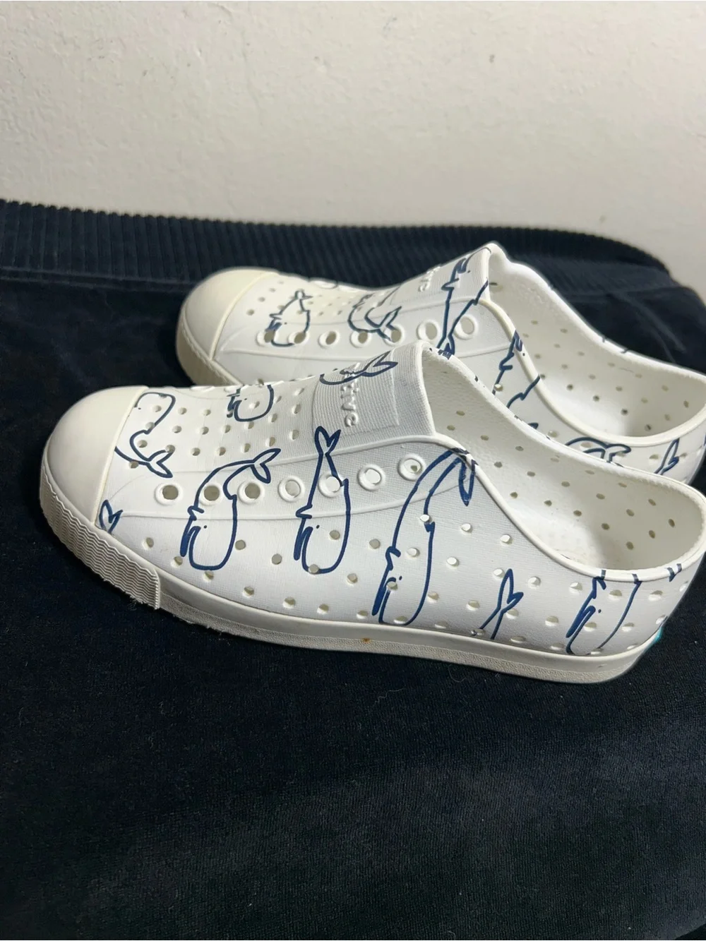 Native White Kids Water Shoes with Navy Whale Print Sz 13 C